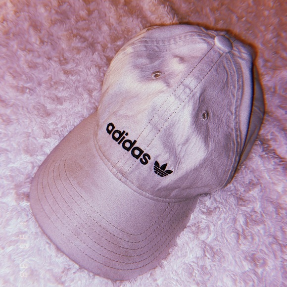 Adidas hat practically brand new, soft material! - Picture 2 of 3